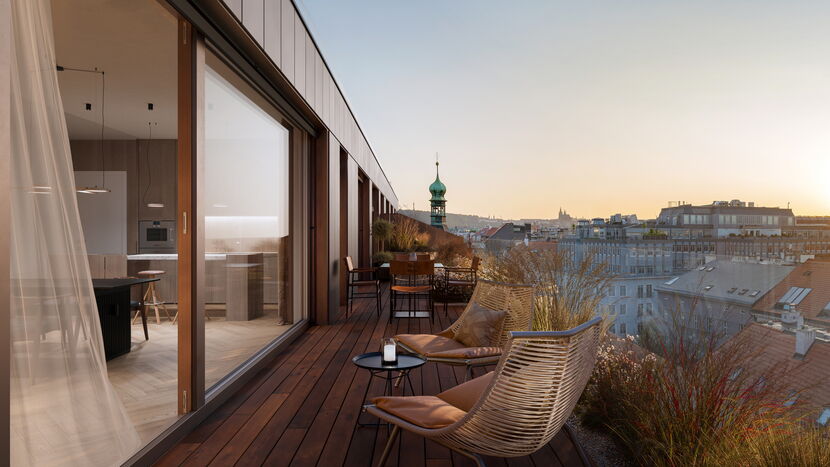 Prostorné terasy s výhledy na pražské panorama